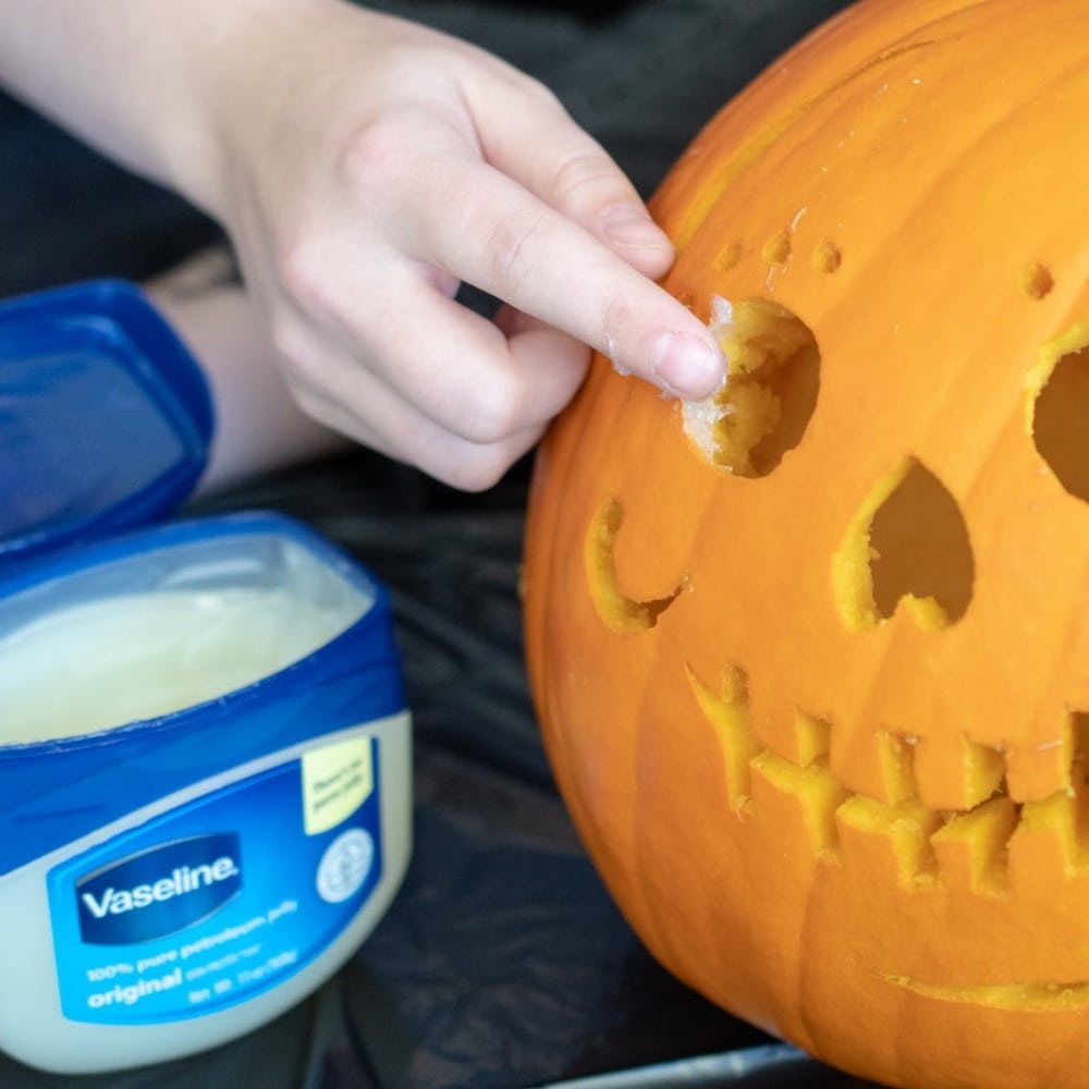 30+ Clever Uses for Vaseline We Never Thought Of