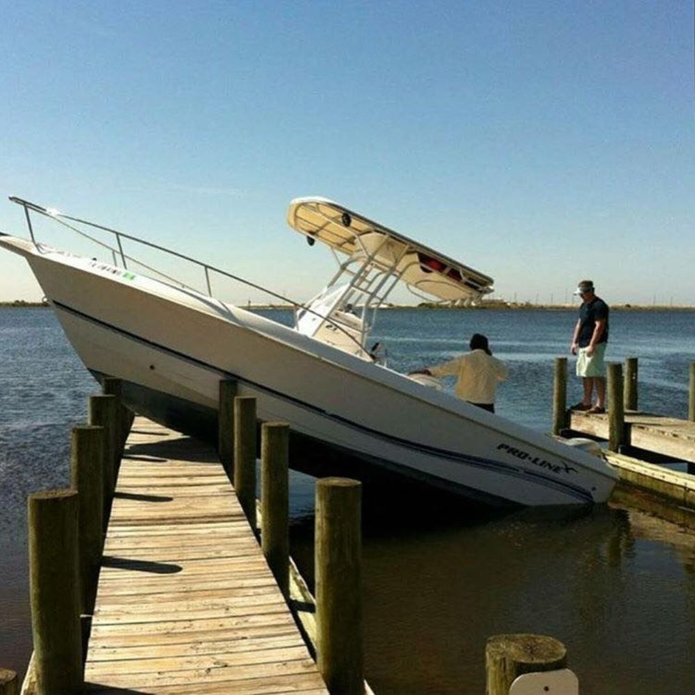 Not-So-Smooth Sailing: 40 Hilarious and Entertaining Boating Fails